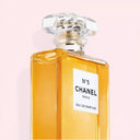 BEAUTE KNOWS Chanel N°5 Eau De Parfum 100ml perfume bottle on a light pink background